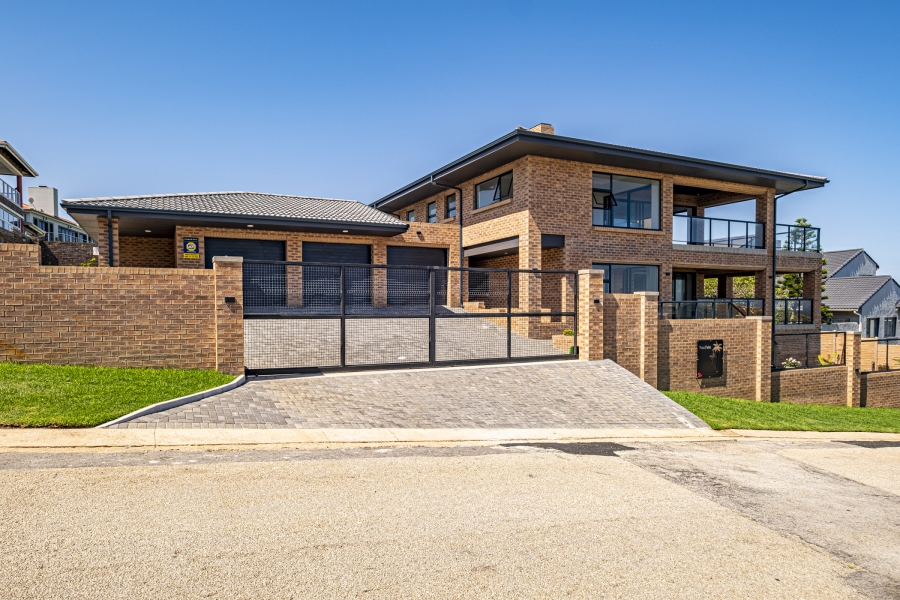 4 Bedroom Property for Sale in Wavecrest Eastern Cape